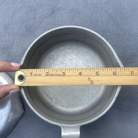 Vintage Magnalite 1 Quart Aluminum Saucepan With Lid & Black Handle Double Spout - Picture 8 of 10